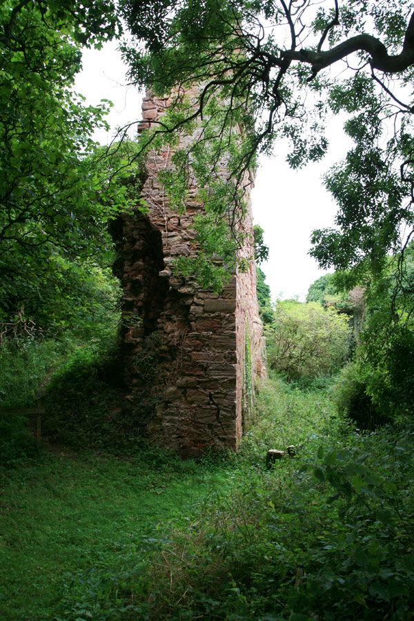 Innerwick Castle Castle in Innerwick, East Lothian Stravaiging